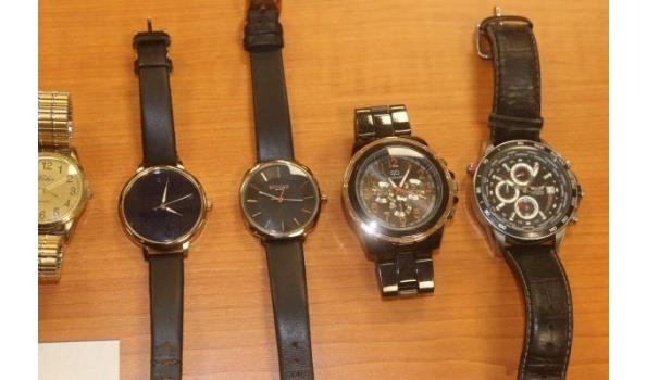 8 diverse horloges w.o. CASIO, GUESS, AVIATOR, SMITHFIELD